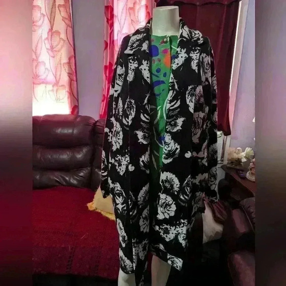 Tahari sweater - Picture 1 of 8